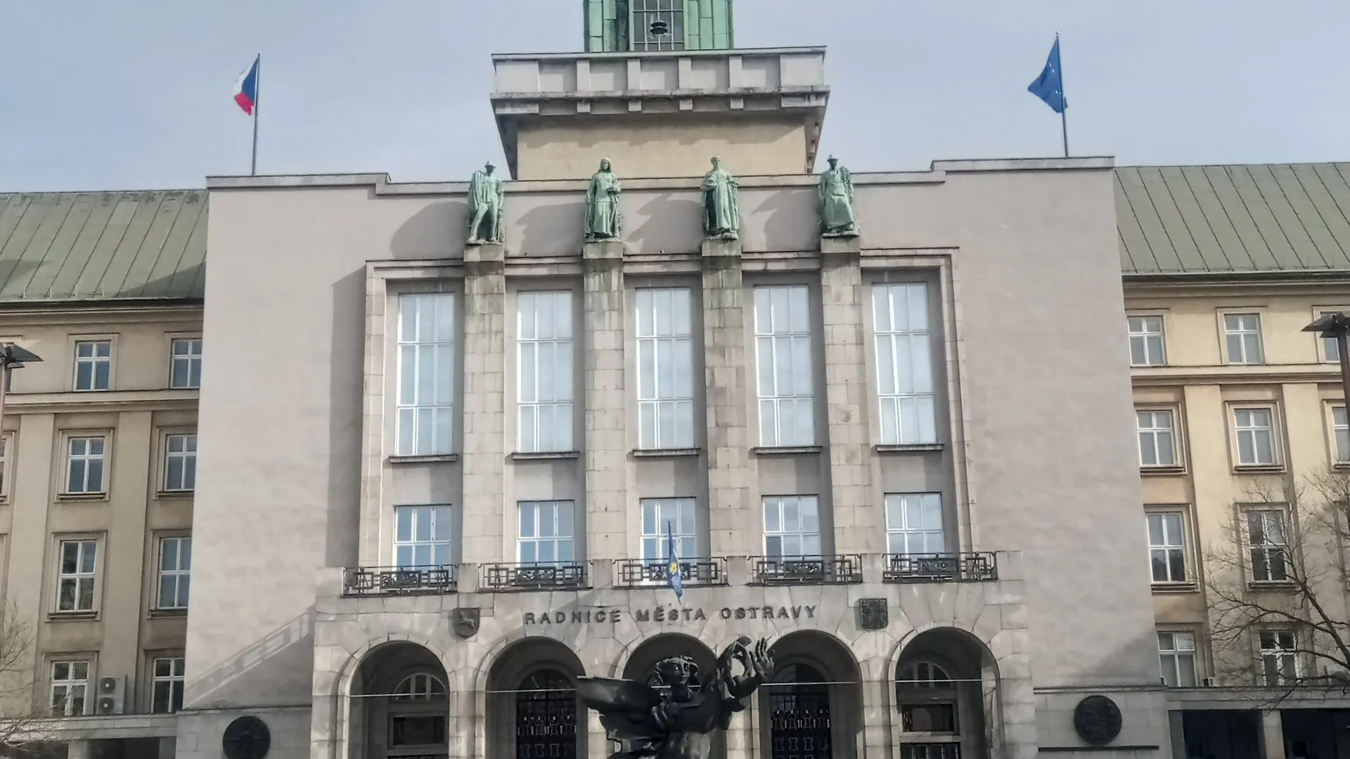 Budova veřejné instituce — úřady